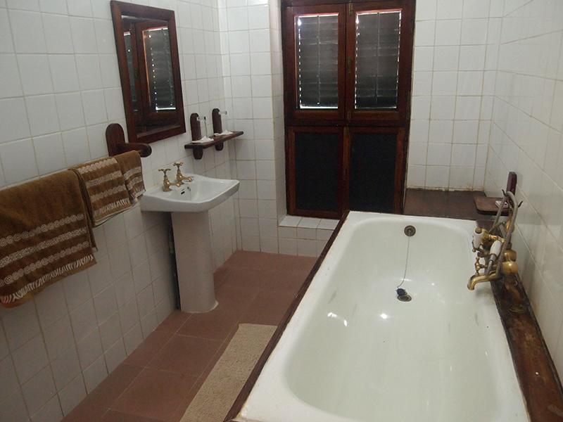 מטווארה The Old Boma Hotel מראה חיצוני תמונה
